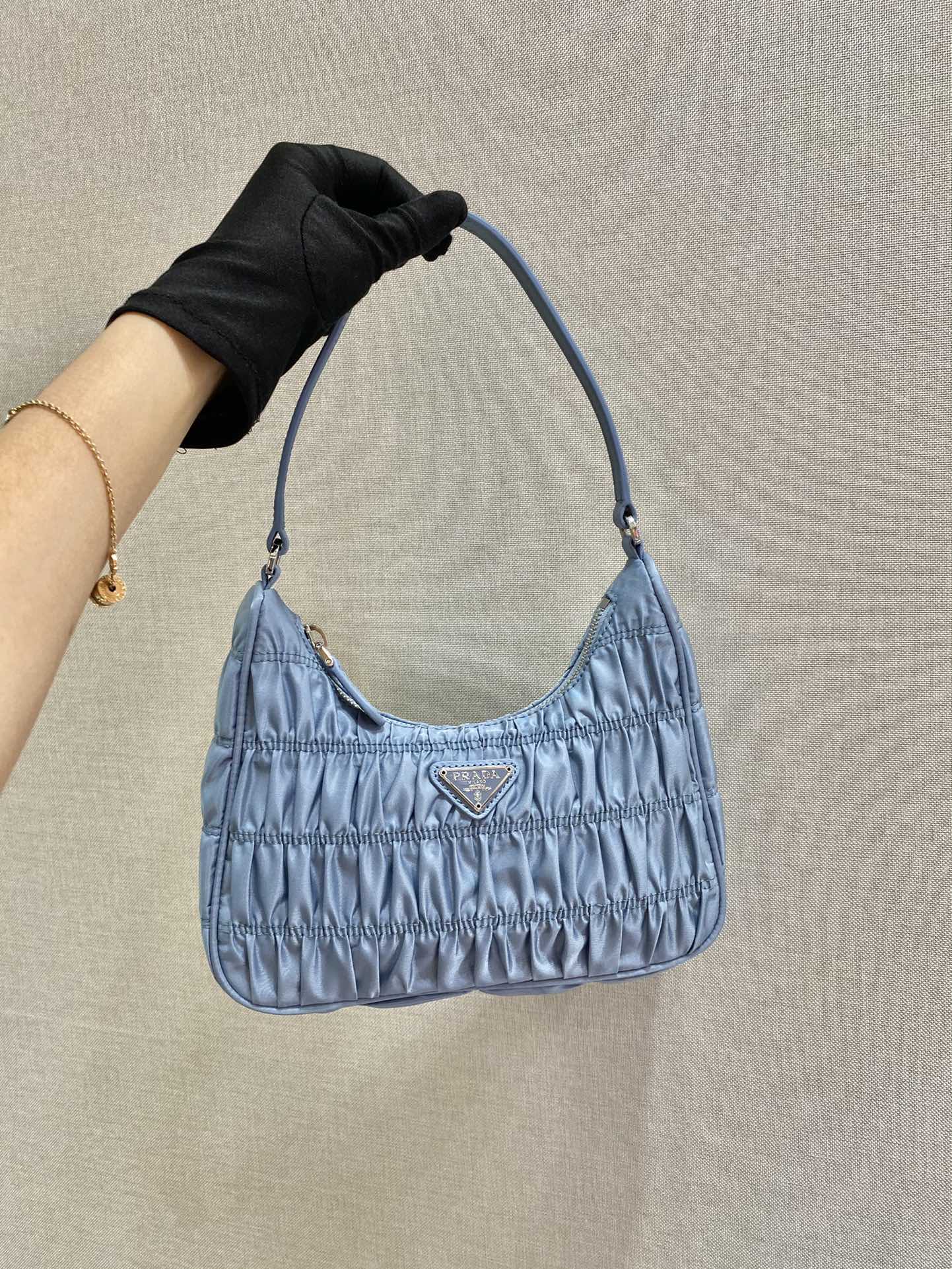 𝐏𝐑𝐀𝐃𝐀 nylon crinkle Hobo underarm bag