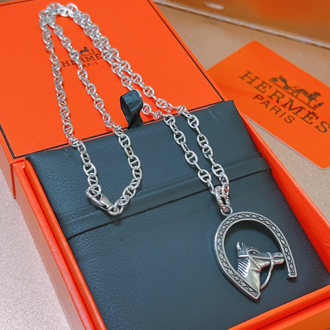Hermes necklace