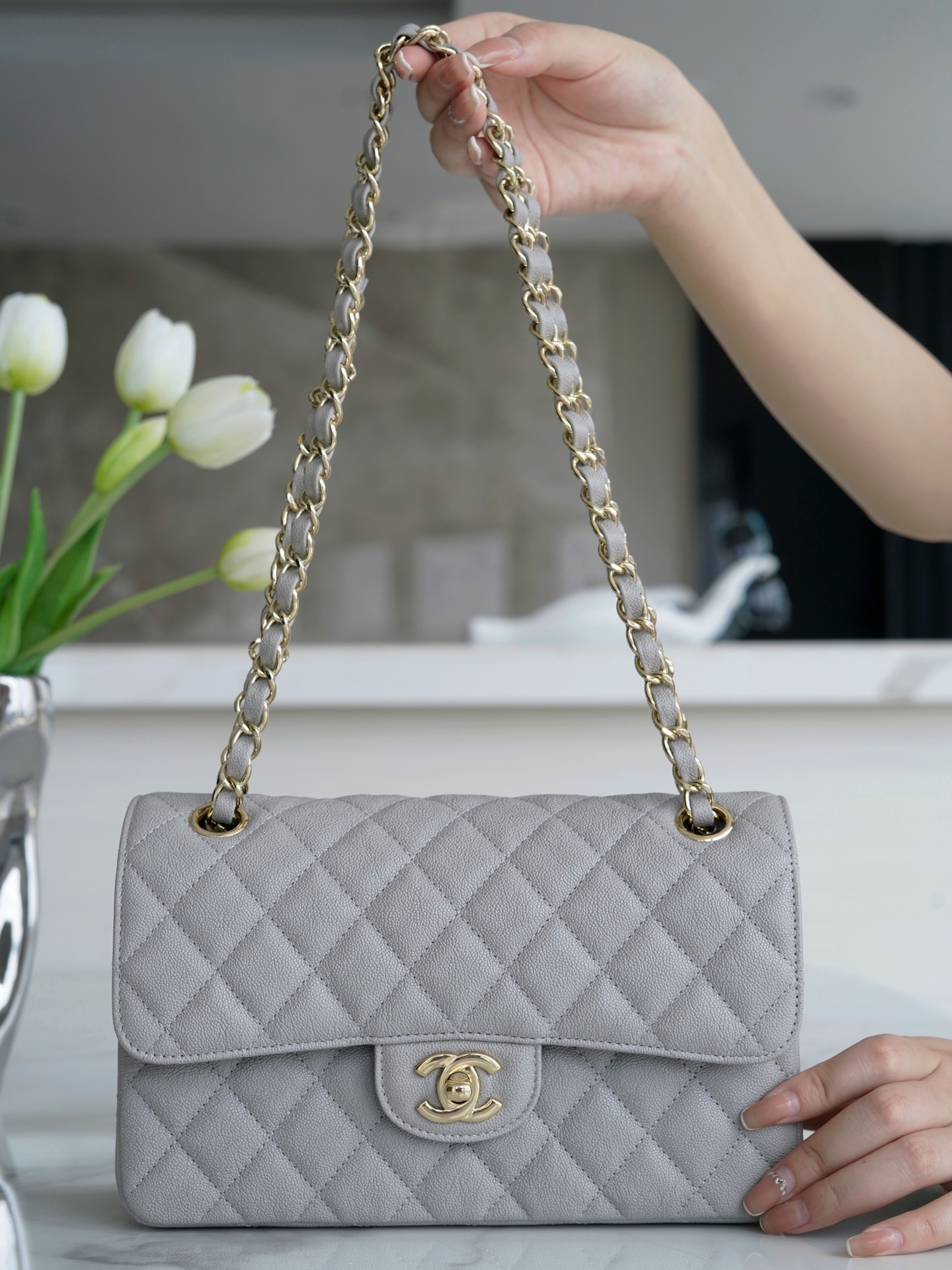 𝐂𝐇𝐀𝐍𝐄𝐋 Classic Flap France 🇫🇷 𝐇𝐚𝐚𝐬Original Caviar 🐂Water Fetal Calf Small 🐘Light Gray