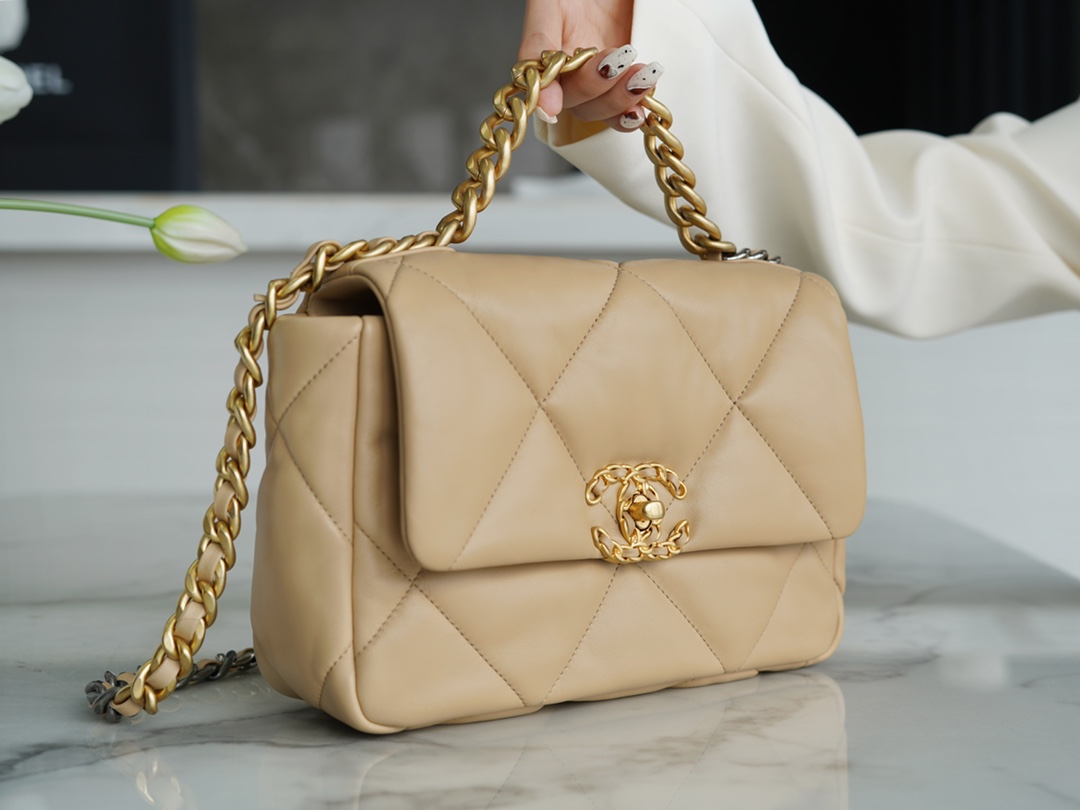 𝗖𝗛𝗔𝗡𝗘𝗟 ❶❾ 𝗕𝗔𝗚 Original lambskin series ❥ Genuine leather ❥ Small ❥ Apricot