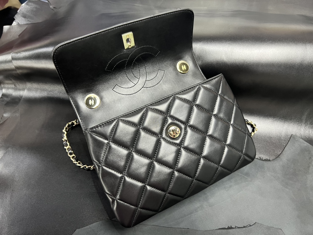 Chanel Trendy cc mouth flap bag V grid black gold genuine leather