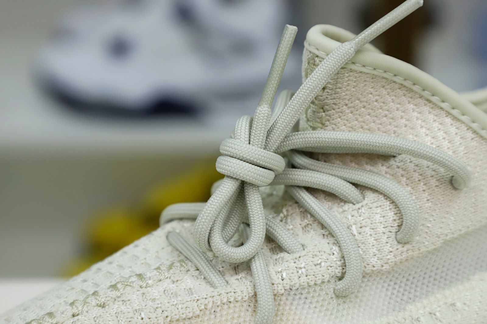 YEEZY BOOST 350 V2 NATURAL