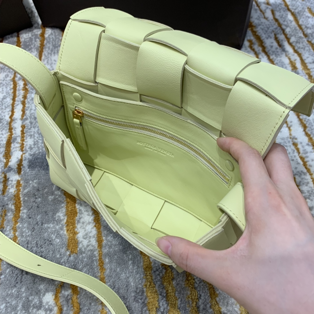 Bottega Veneta  𝘾𝘼𝙎𝙎𝙀𝙏𝙏𝙀 #578004