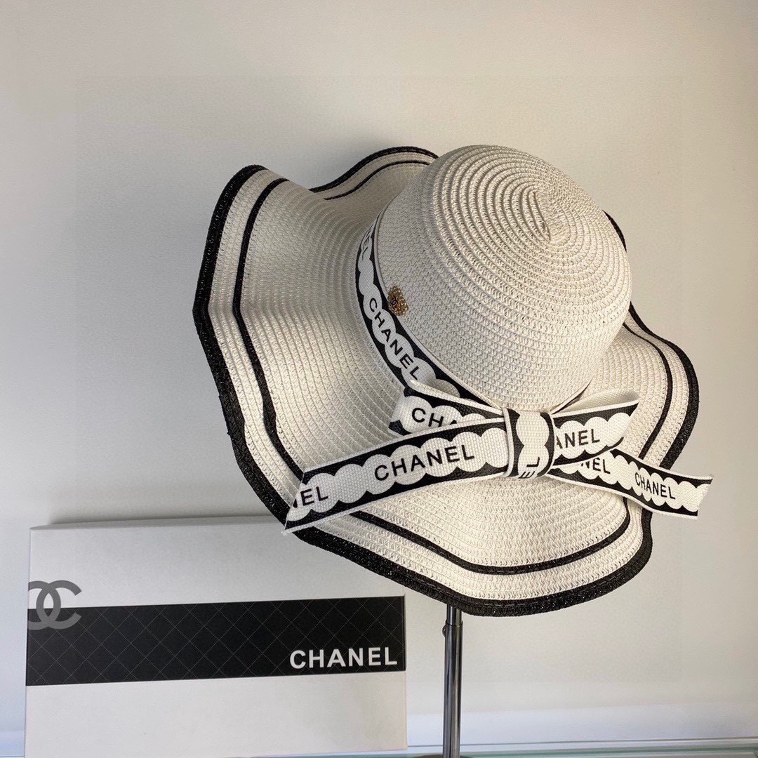 [Chanel Chanel] 2023 new straw wavy sunshade straw hat with ruffles 🤩 beach style, simple and elegant
