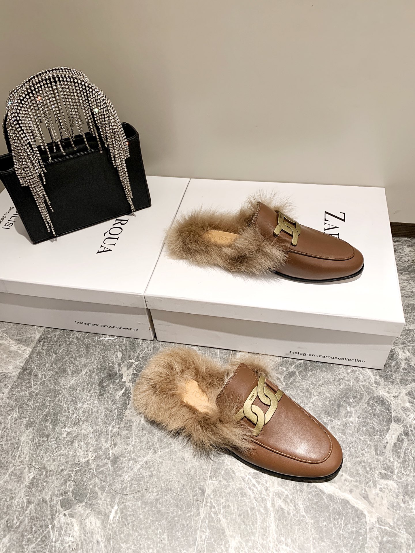 TOD'S 𝙏𝙊𝘿𝙎 2020 autumn and winter new hairy slippers on the new a pair of so fashionable hairy slippers