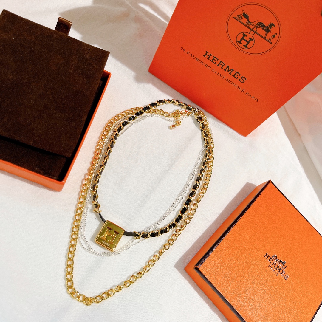 Hermes necklace