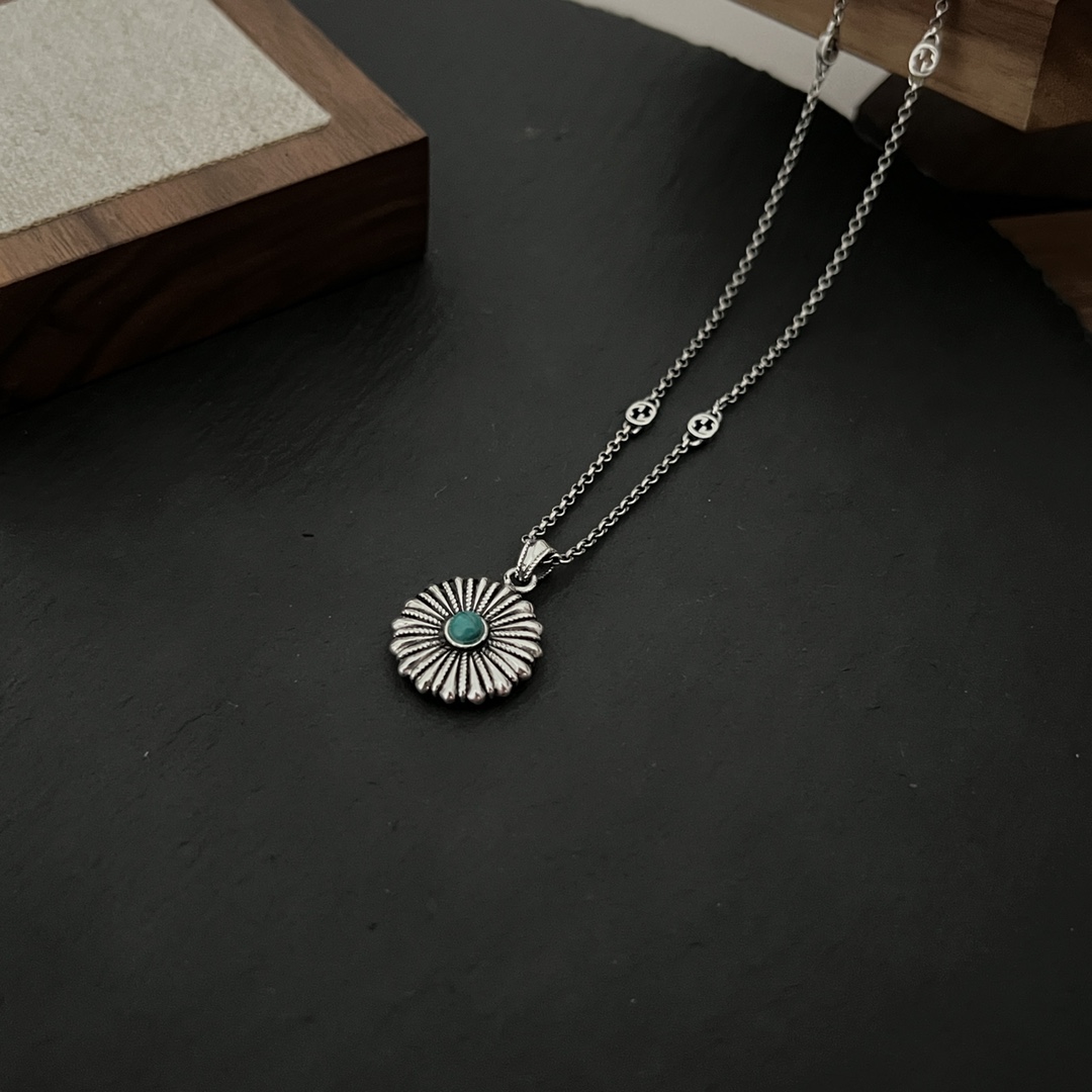 𝐆𝐮𝐜𝐜𝐢 925 sterling silver interlocking double G flower emerald necklace 60cm