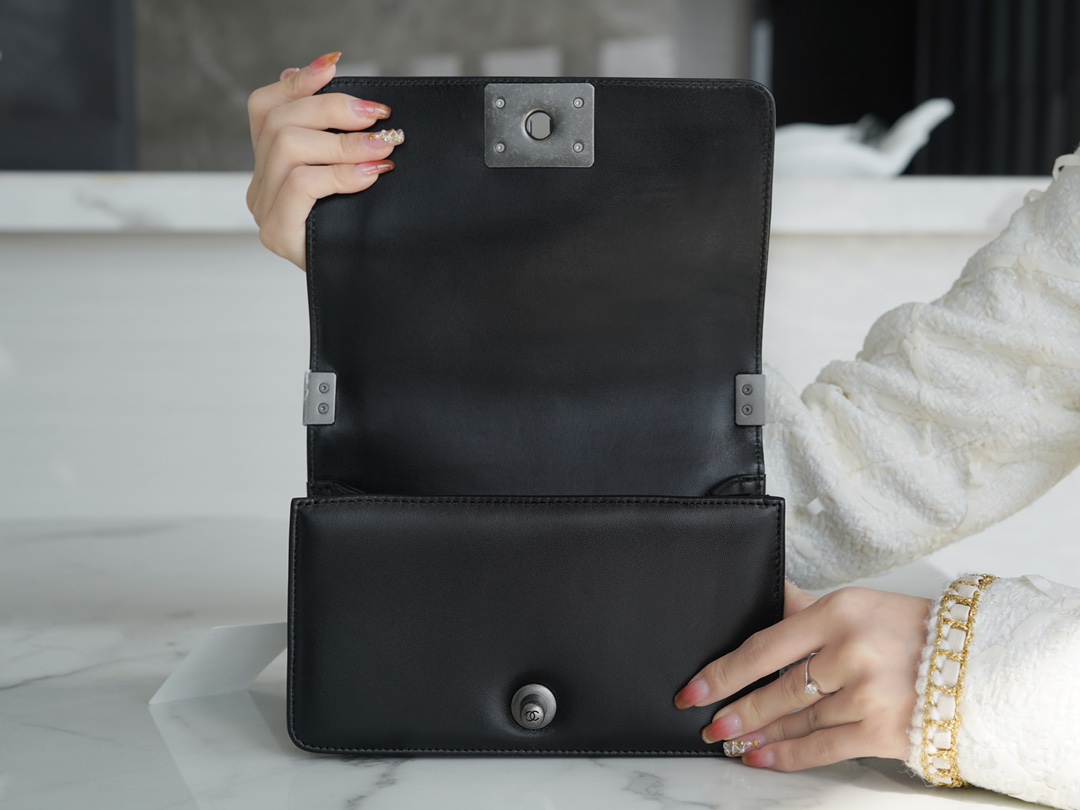 𝗖𝗵𝗮𝗻𝗲𝗹 𝗟𝗲𝗯𝗼 𝘆Italy 🇮🇹GR original lambskin：Small Black Silver