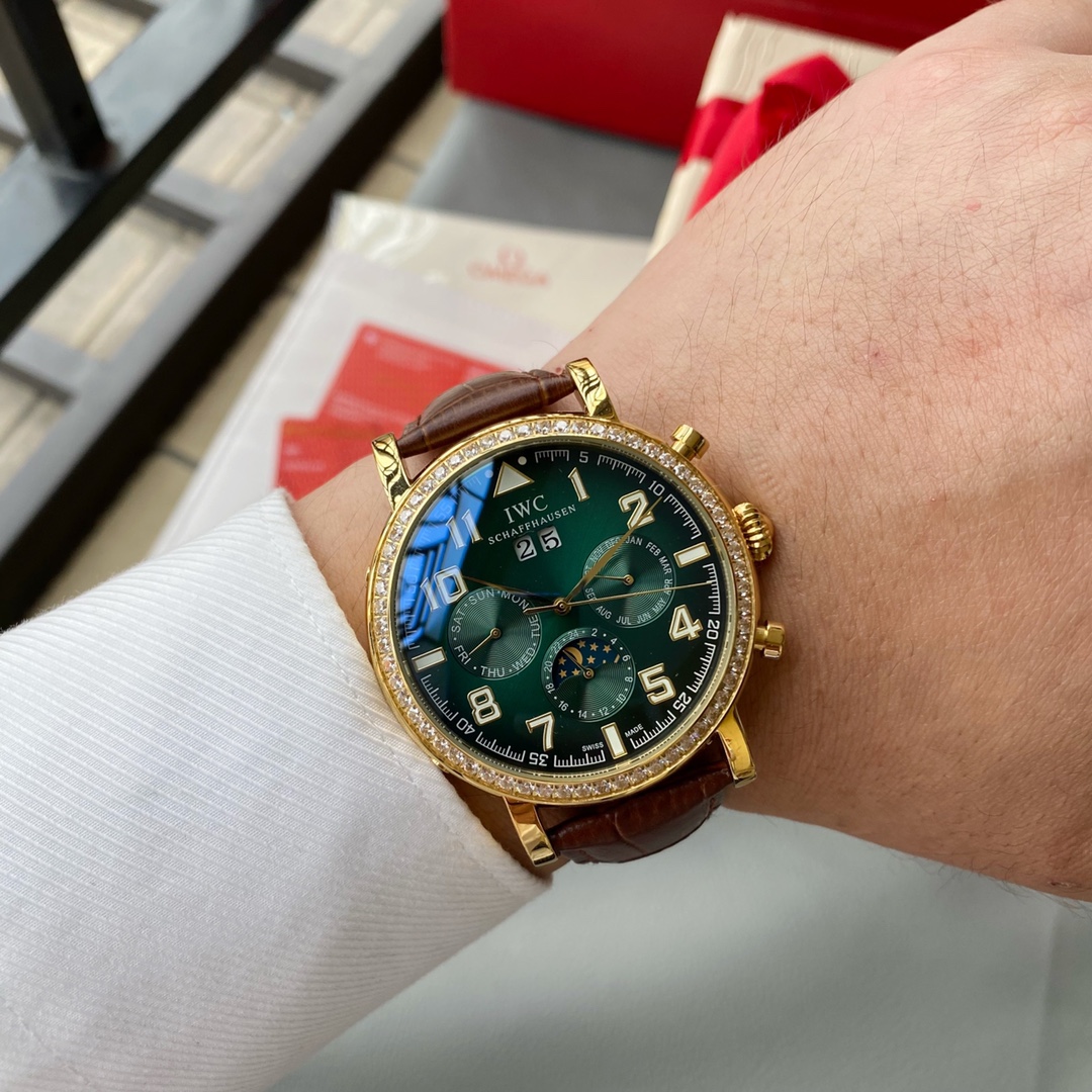 IWC- Fine men's watches Fully automatic mechanical movement, top 316 steel case and strap