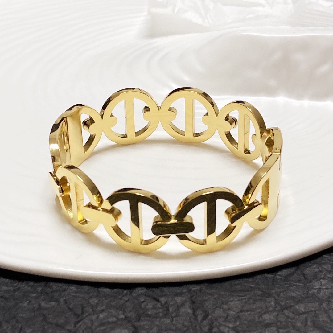 Hermes bracelet