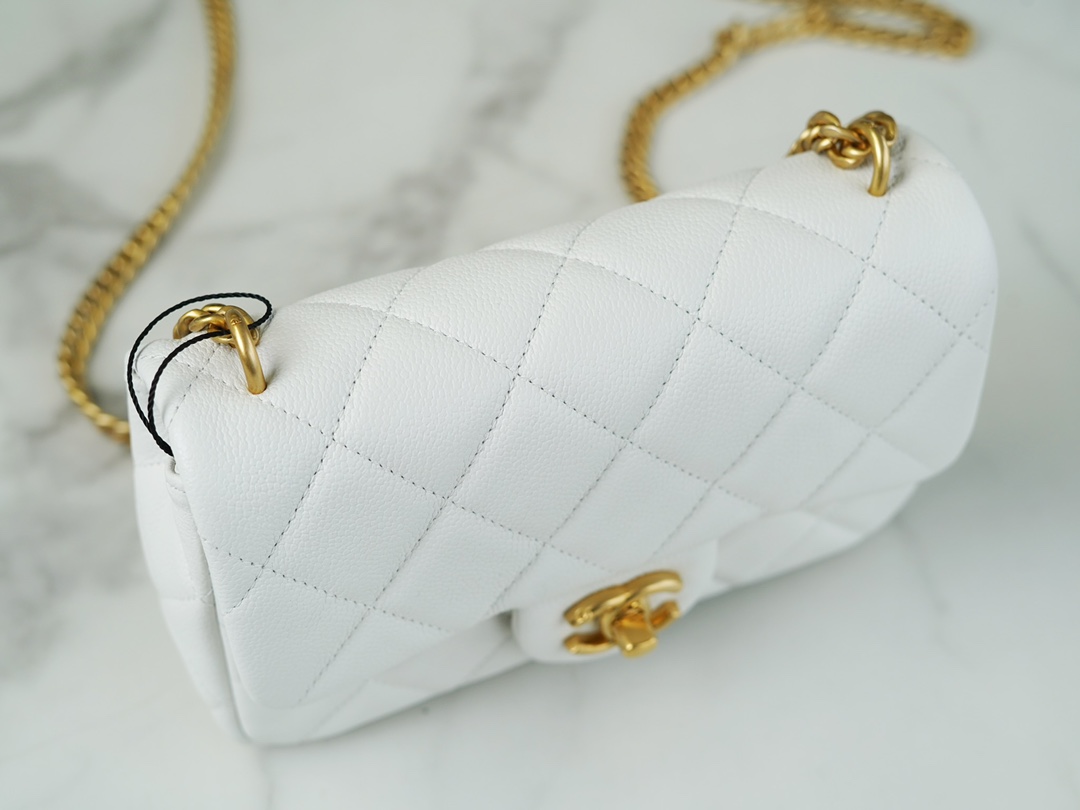 𝗖𝗛𝗔𝗡𝗘𝗟✦𝗖𝗹𝗮𝘀𝘀𝗶𝗰 𝗙𝗹𝗮𝗽23P Spring/Summer New Love Adjustable Buckle Small White