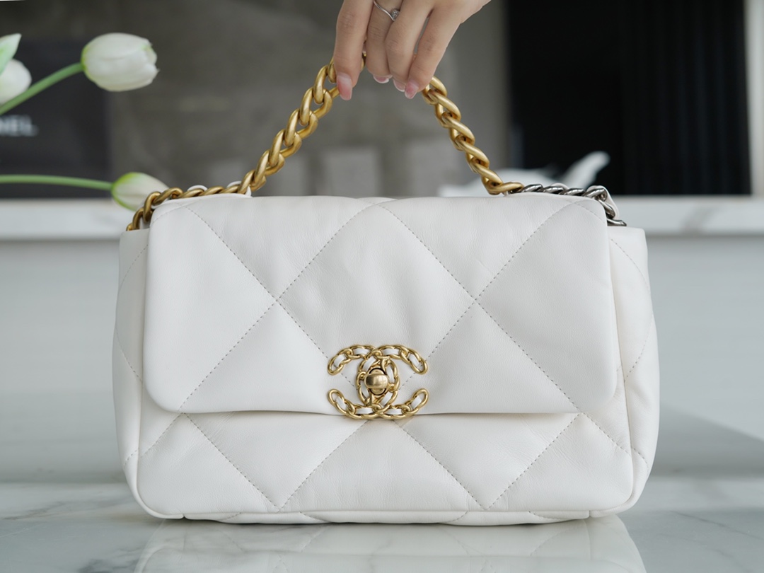 𝗖𝗛𝗔𝗡𝗘𝗟 ❶❾ 𝗕𝗔 𝗚 Original lambskin series ❥ Genuine leather ❥ Small ❥ Snow White 👰‍♀️