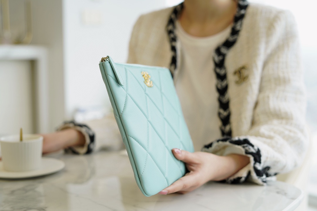 𝗖𝗛𝗔𝗘𝗡𝗟✦ Classic 19 Collection Imported Channel Special Lambskin🐑 Carry-on Clutch Tiffany Blue