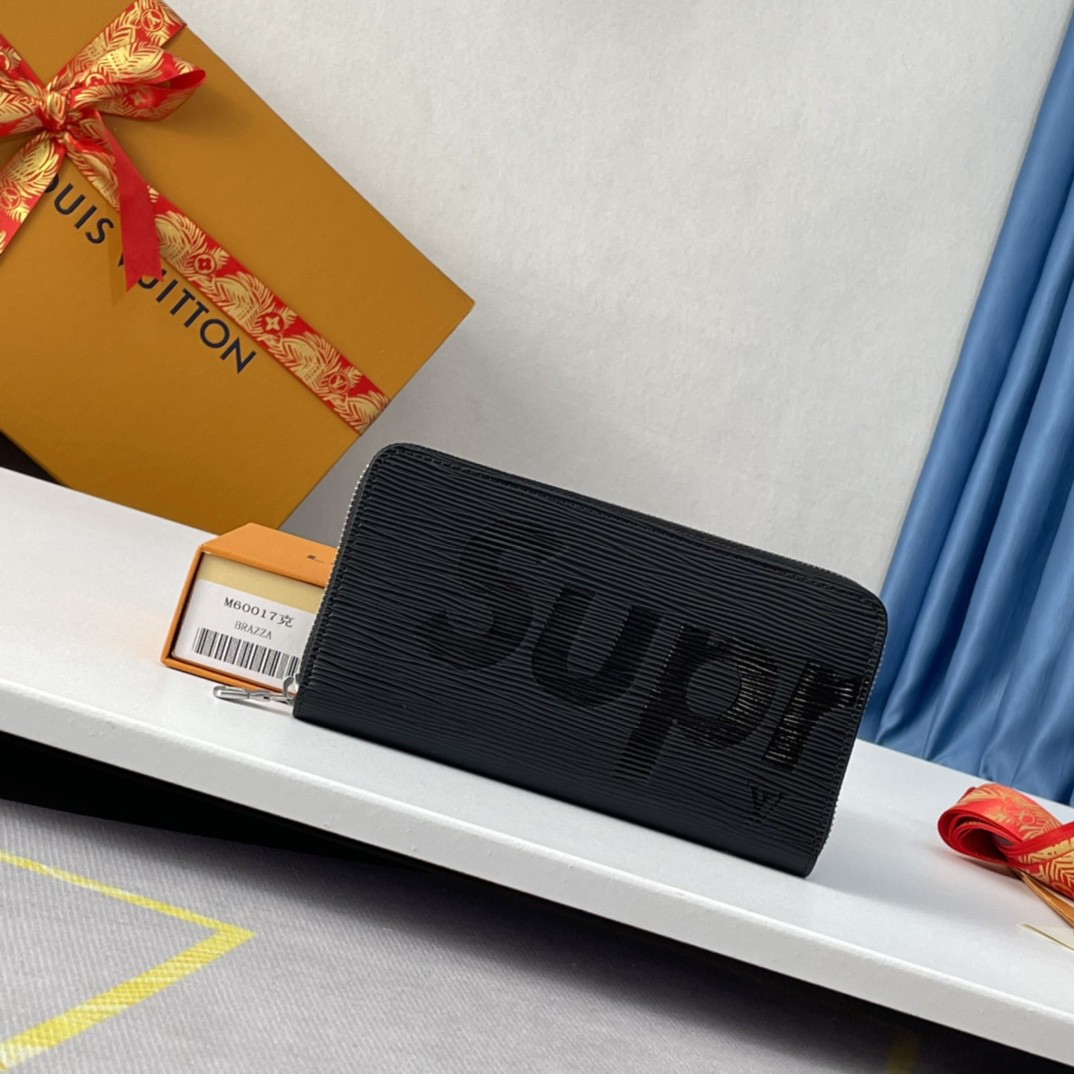 LV   M60017  black