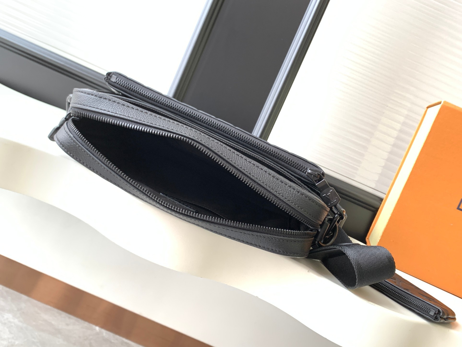 M46602   SIZE  25*18.5*7