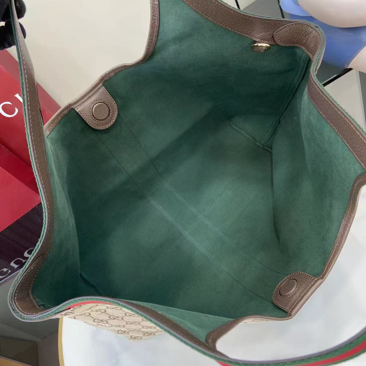 Gucci 853971  size60*47*16