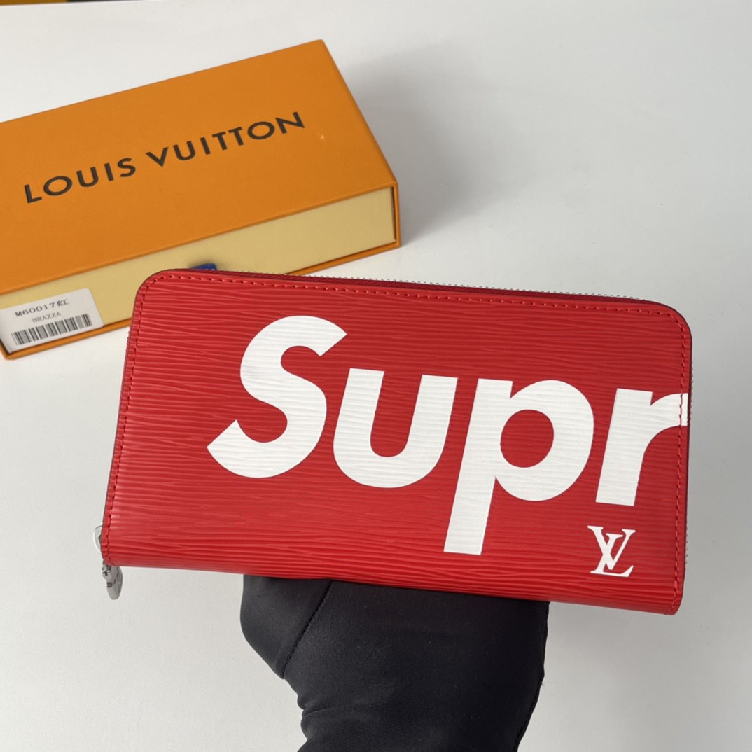 LV  M60017  red