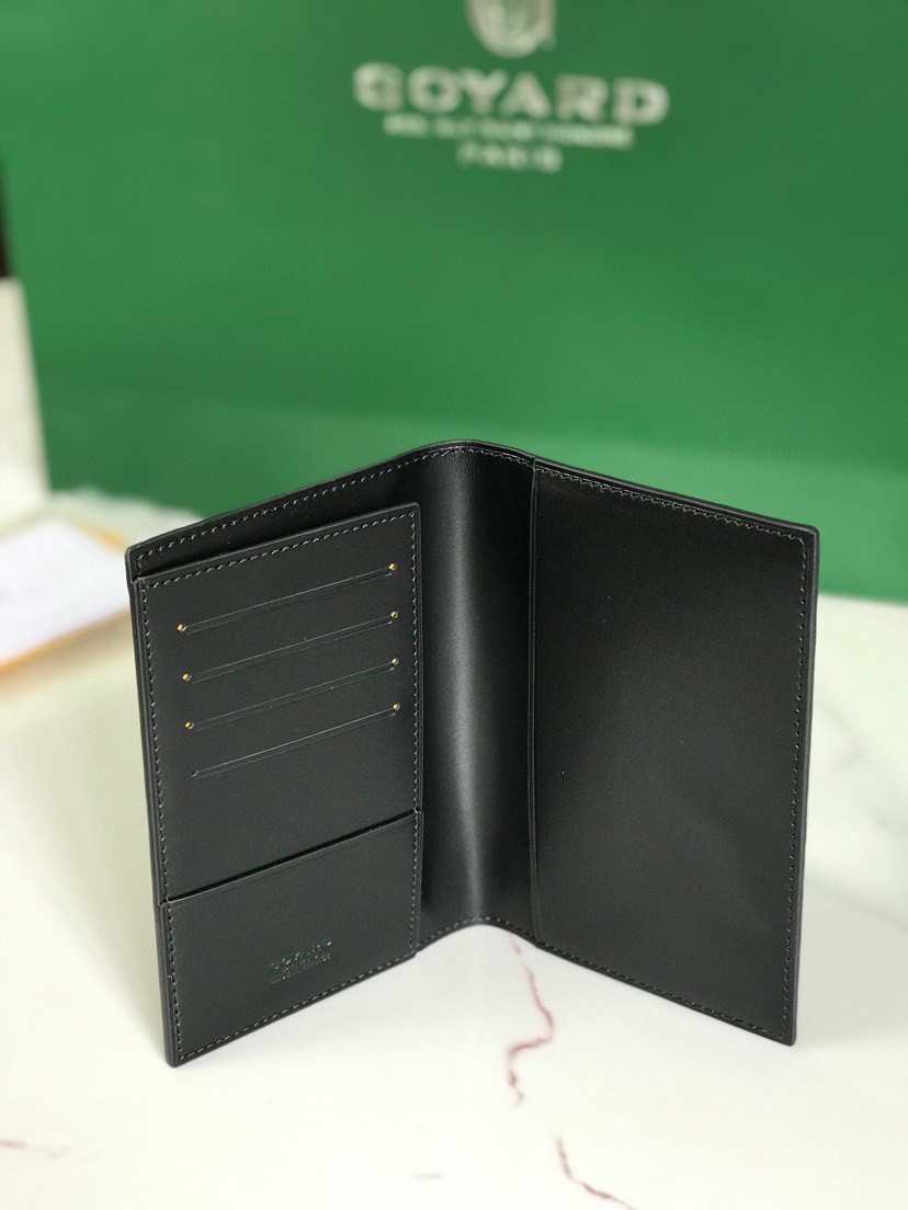 Passport holder   020608