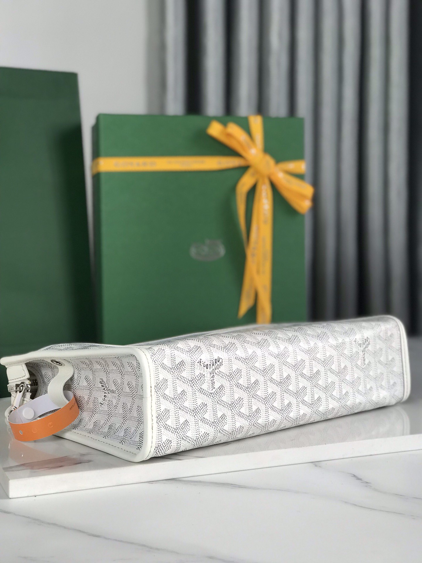 toiletry bag 30*23*7.5cm   020201