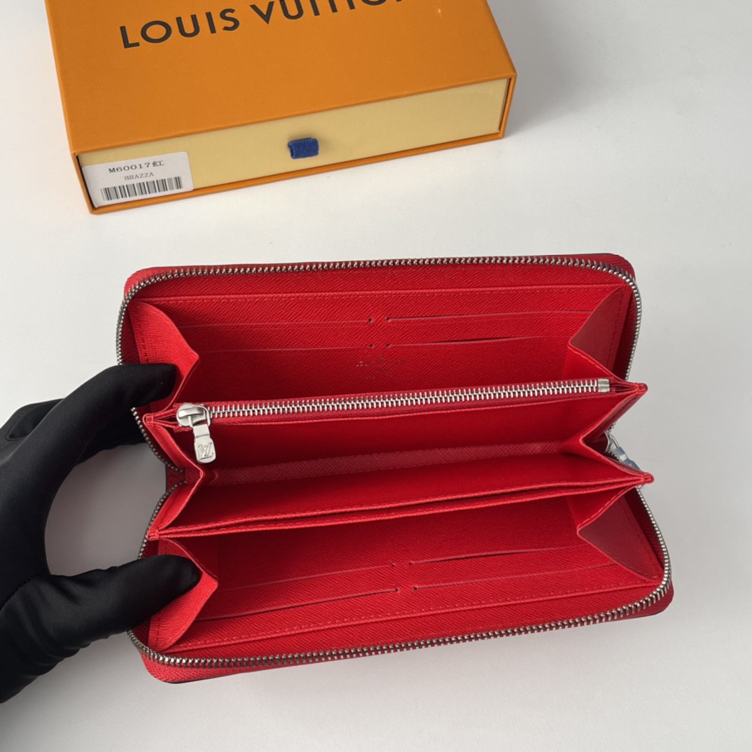 LV  M60017  red