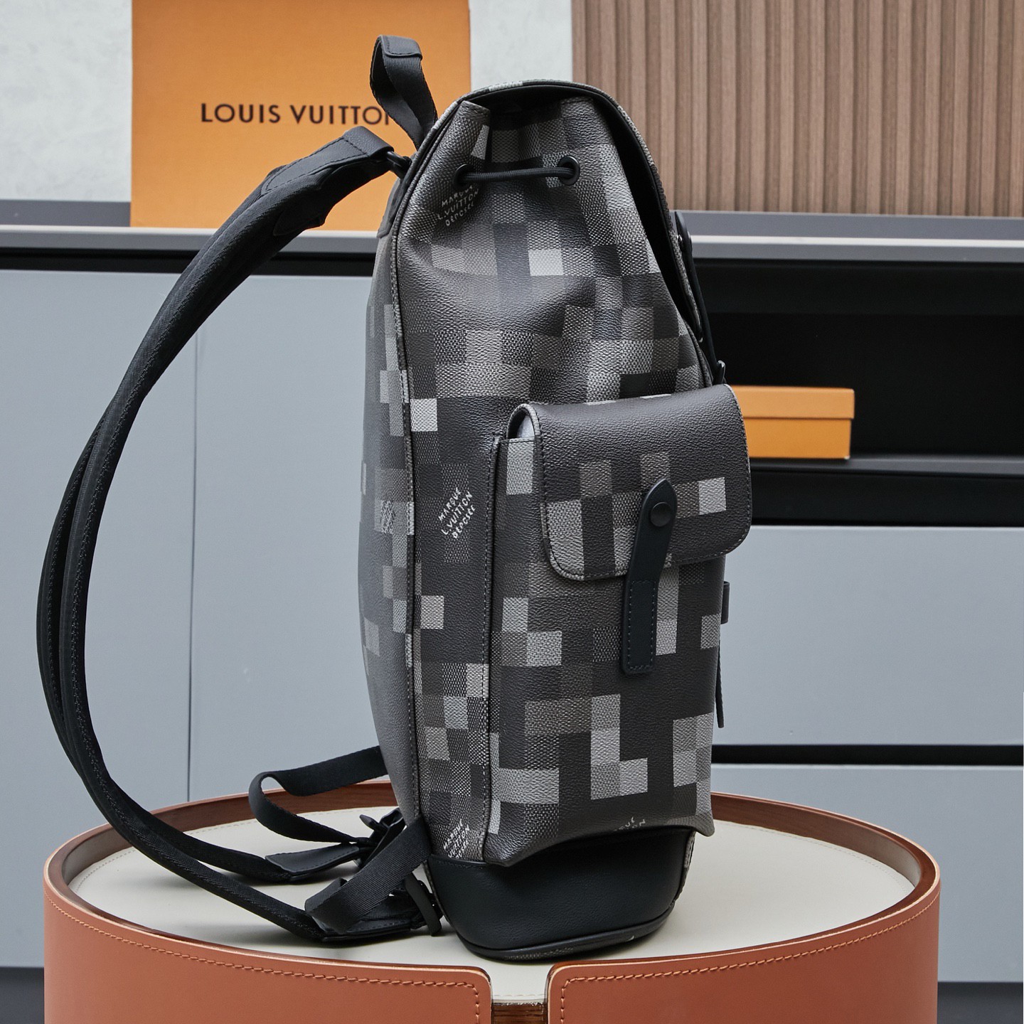 LV M14952  size44*38*12.5