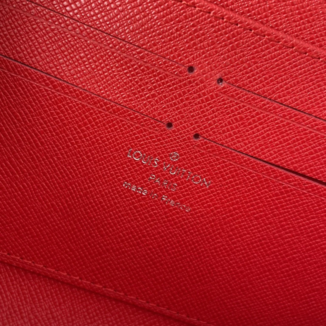 LV  M60017  red