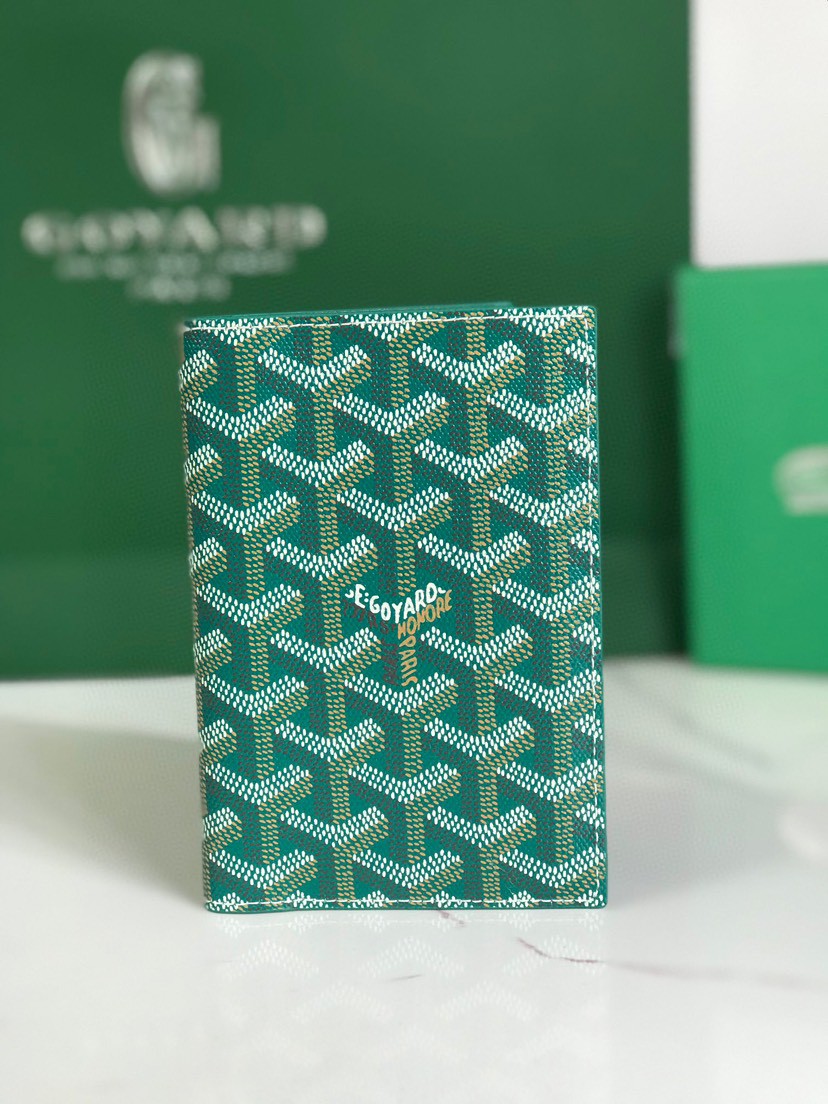 Passport holder   020608