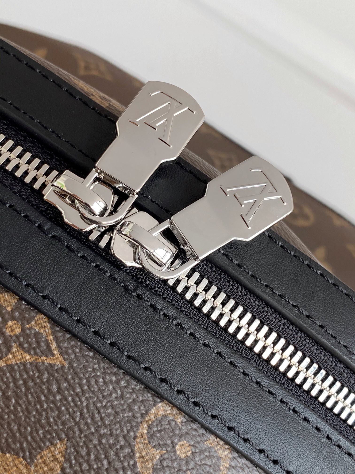 M46684   SIZE  29*38*20