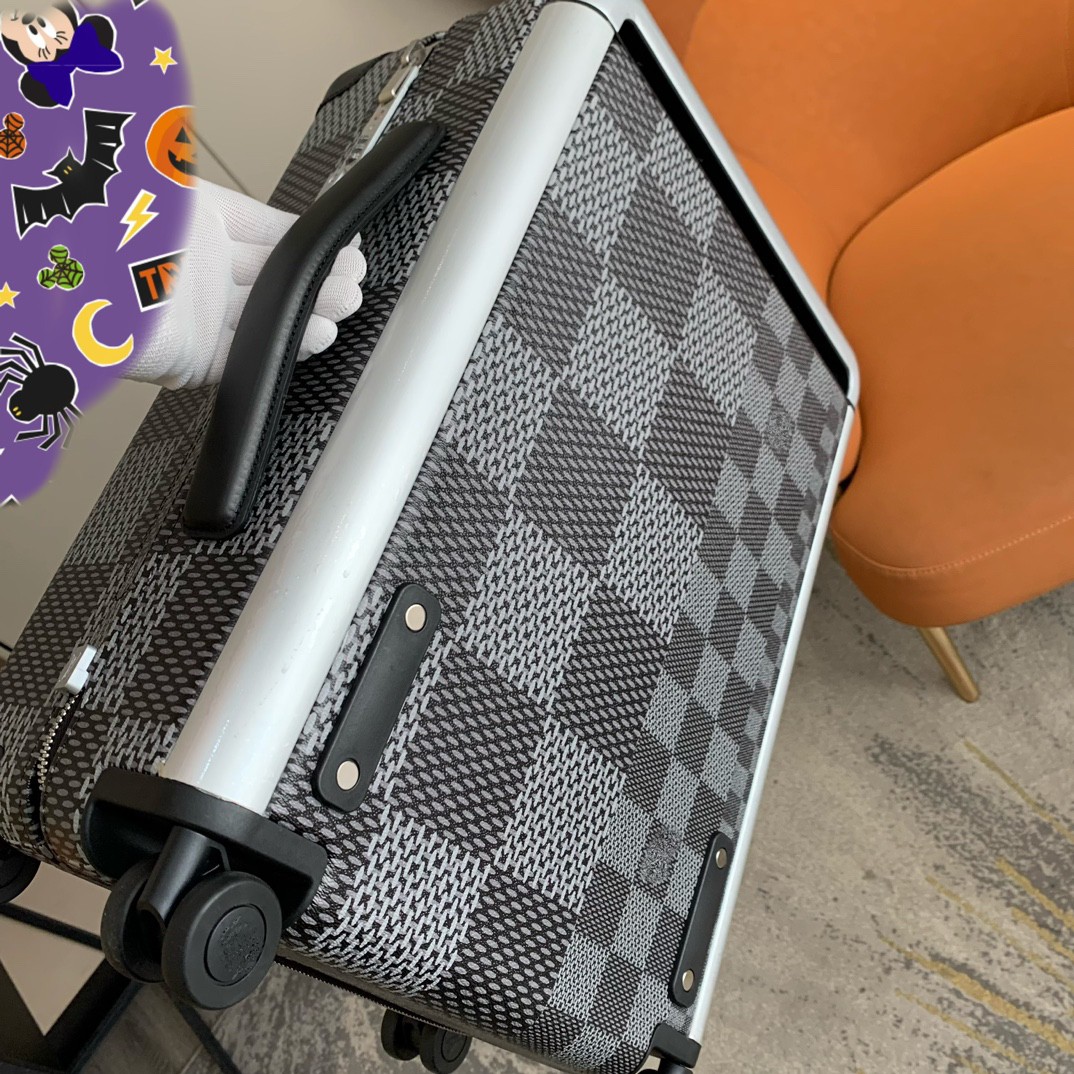 LV  suitcase  size 38*55*19cm