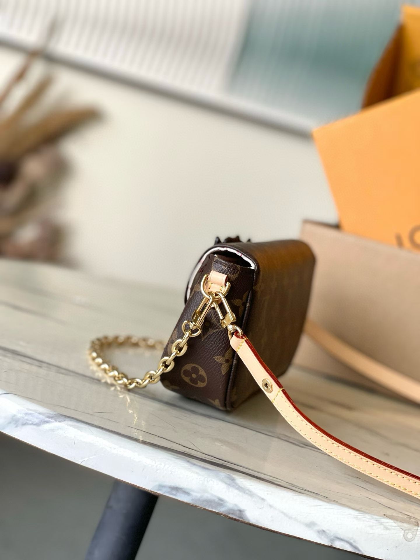 M15148  V 23.5*12*4.3CM