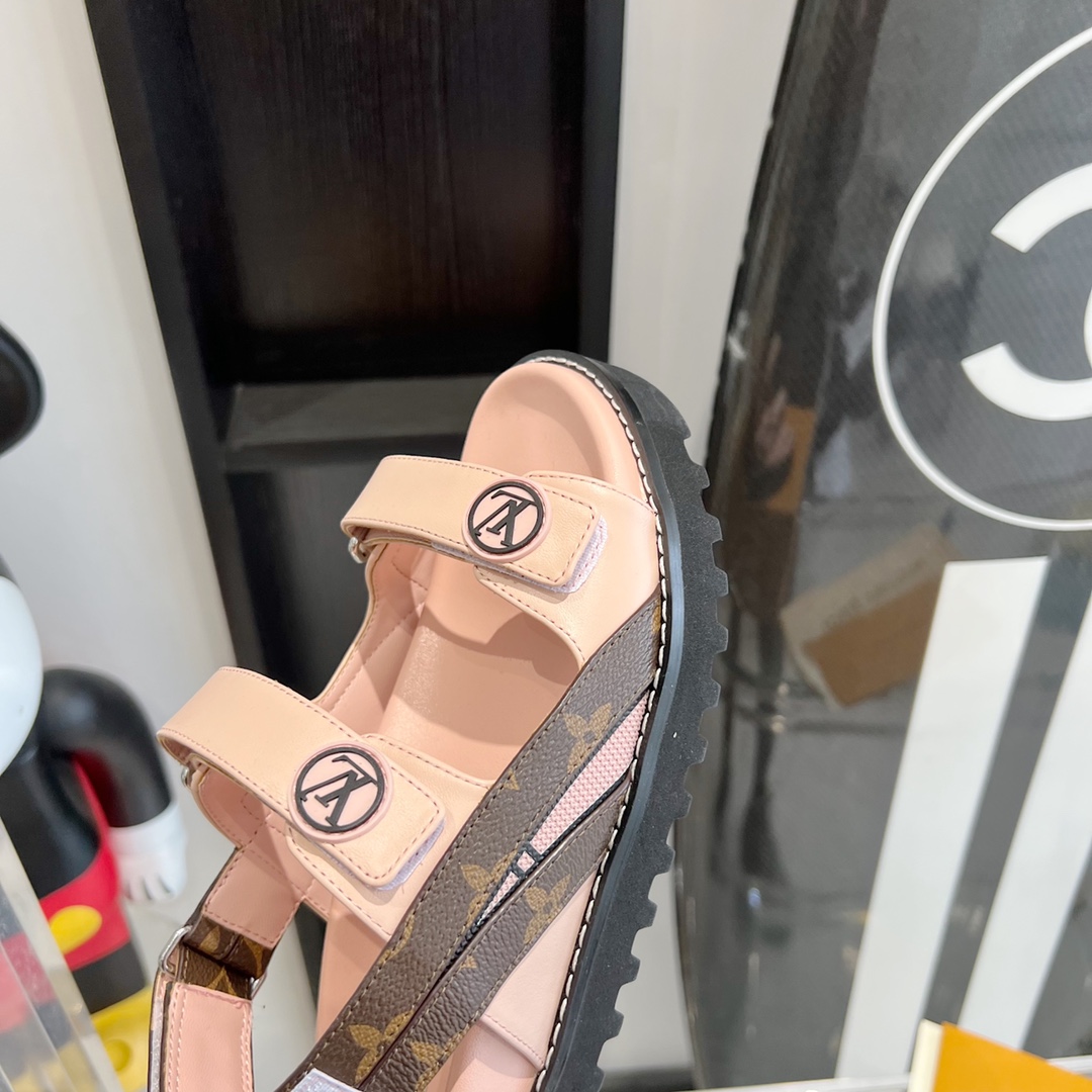 Louis Vuitton 2023 spring and summer beach sandals