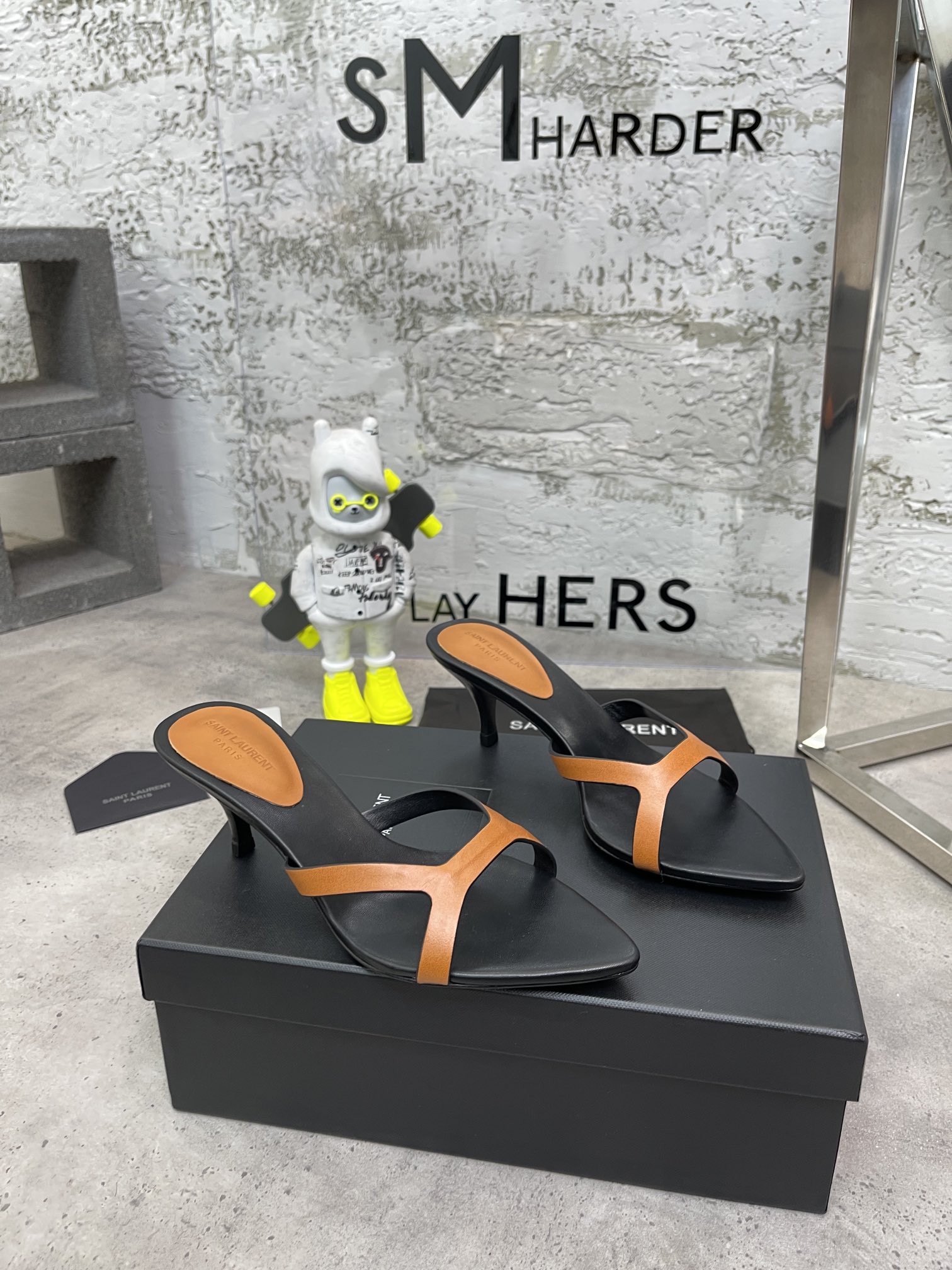 𝙎𝙖𝙞𝙣𝙩 𝙇𝙖𝙪𝙧𝙚𝙣𝙩 | 𝟐𝟎𝟐𝟐/𝐒𝐒 𝐧𝐞𝐰 YSL｜Early spring hot ysl high heel slippers Italian leather bottom