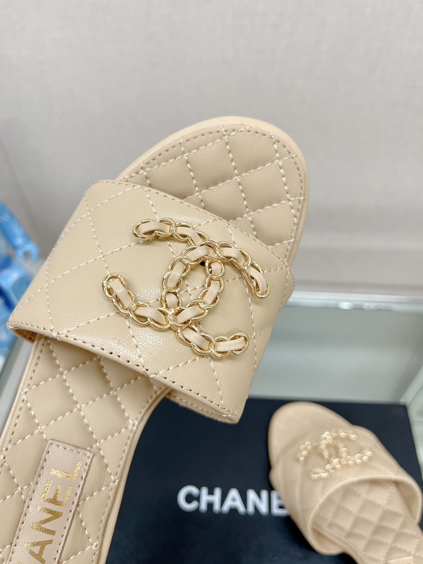 CHANEL 23Ss new diamond check chain double C buckle metal heel slippers sheepskin lining