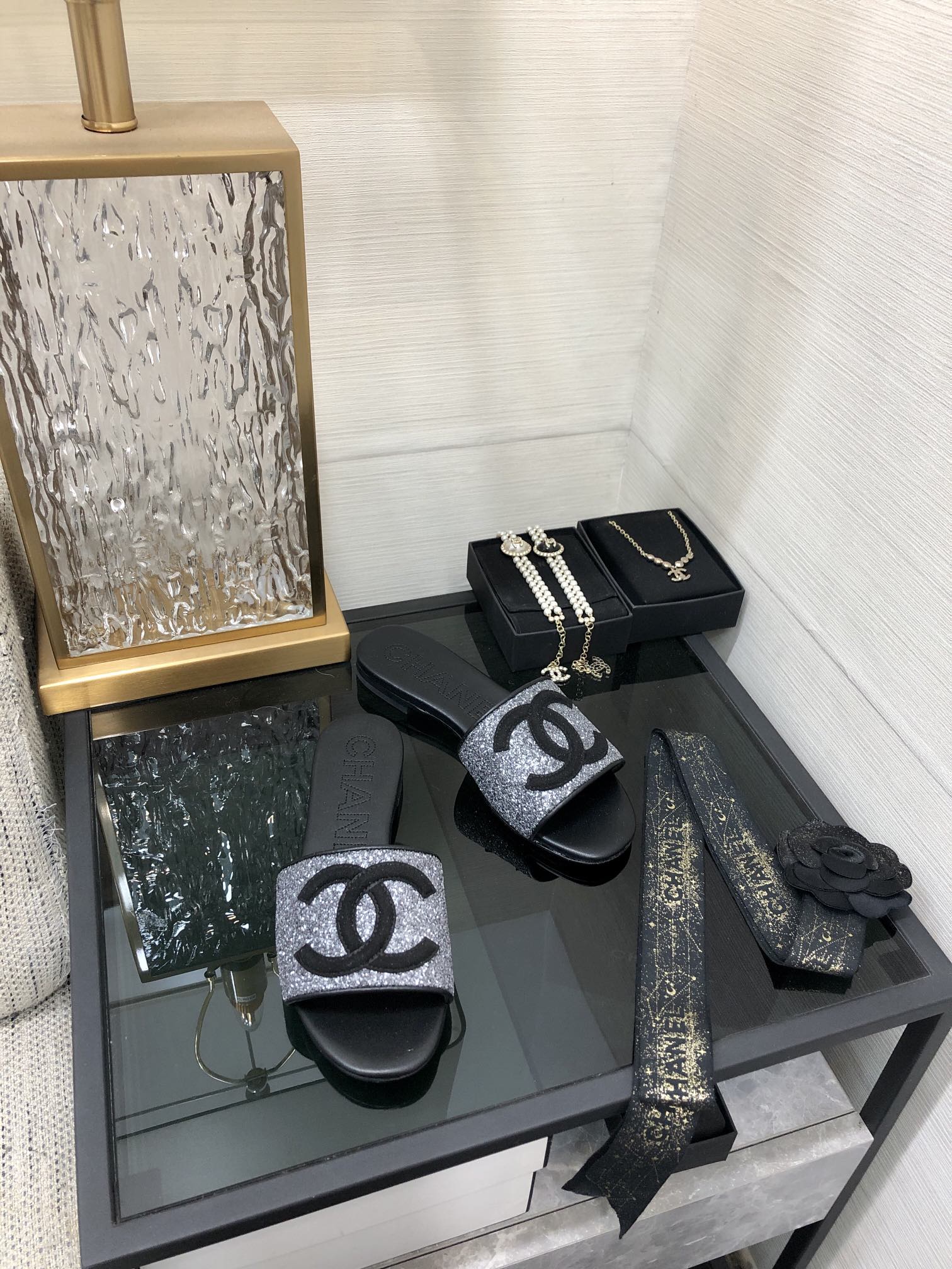 CHANEL 2023 spring and summer latest electric embroidery honey slippers Imported leather outsole