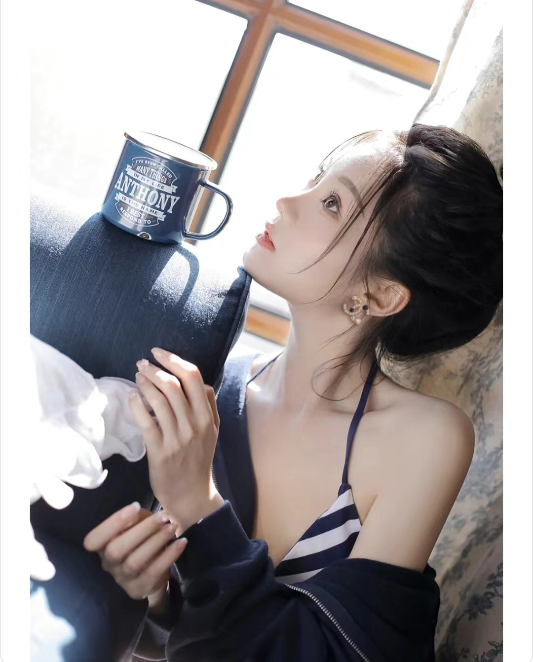 CHANEL🇫🇷Xiaoxiang Swarovski Pearl Diamond Alphabet Stud Earrings