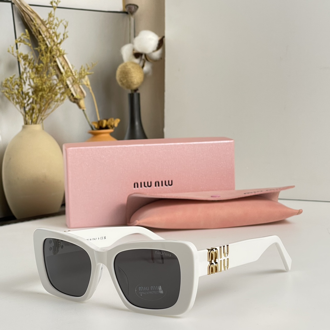 MIUMIU MODEL：MU 07YS