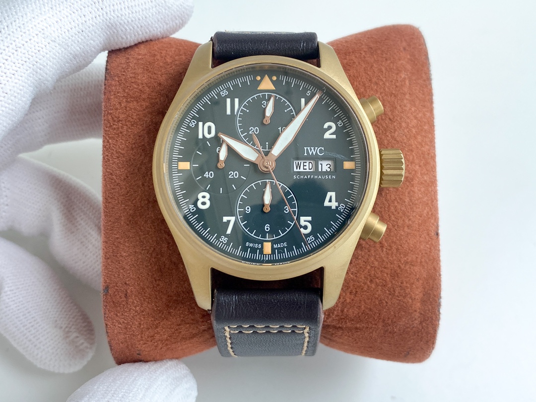 IWC- Spitfire Pilot's Watch Chronograph Movement: the powerful and stable Shanghai caliber 7750