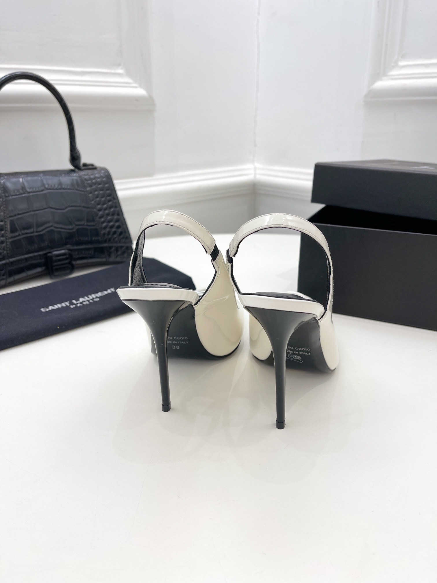 𝙎𝙖𝙞𝙣𝙩 𝙇𝙖𝙪𝙧𝙚𝙣𝙩 | 𝟐𝟎𝟐𝟏/𝐒𝐒 𝐧𝐞𝐰 YSL｜Roland 2022/fw early spring new baked high heels