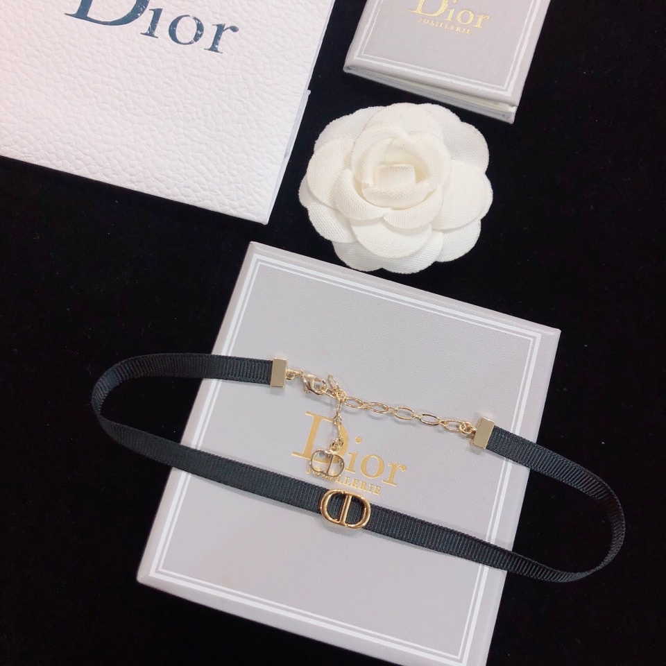 Dior necklace