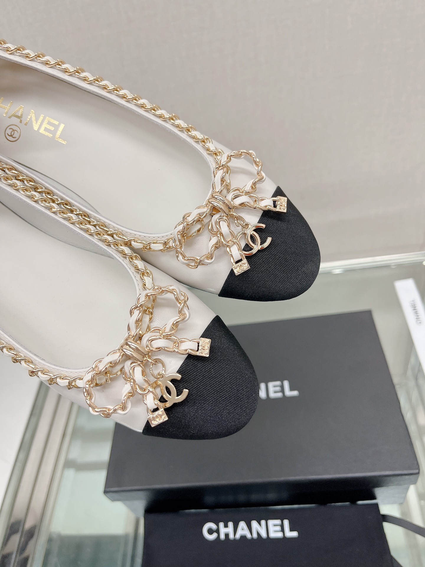 CHANEL 23Ss chain bow flat single shoes imported lambskin sheepskin lining