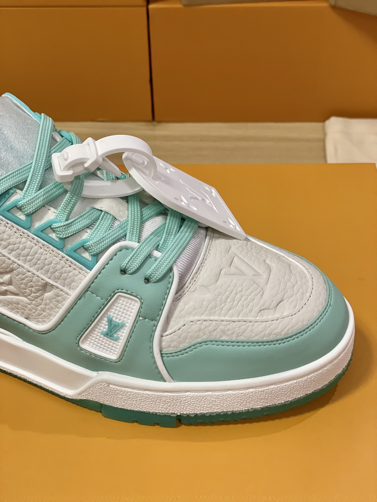 Louis Vuitton Trainer couple style 1A8KB8