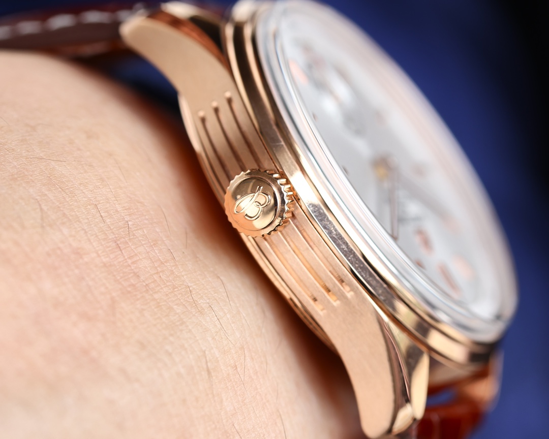 Breitling - Avenger Automatic Mechanical Arch Bridge Reinforced Glass