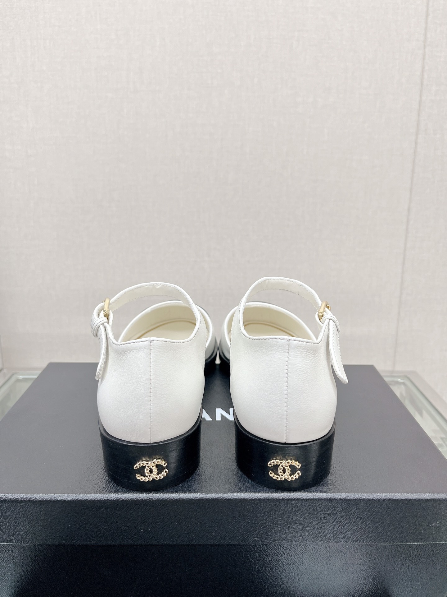 CHANEL 23Ss small incense thick bottom Mary Jane hollow sandals imported lambskin