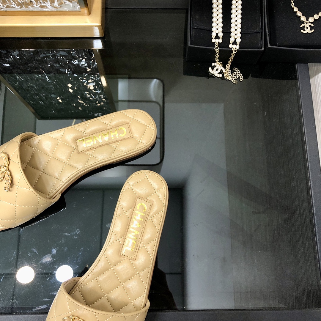 CHANEL 2023 spring and summer latest electric embroidery honey slippers Imported leather outsole