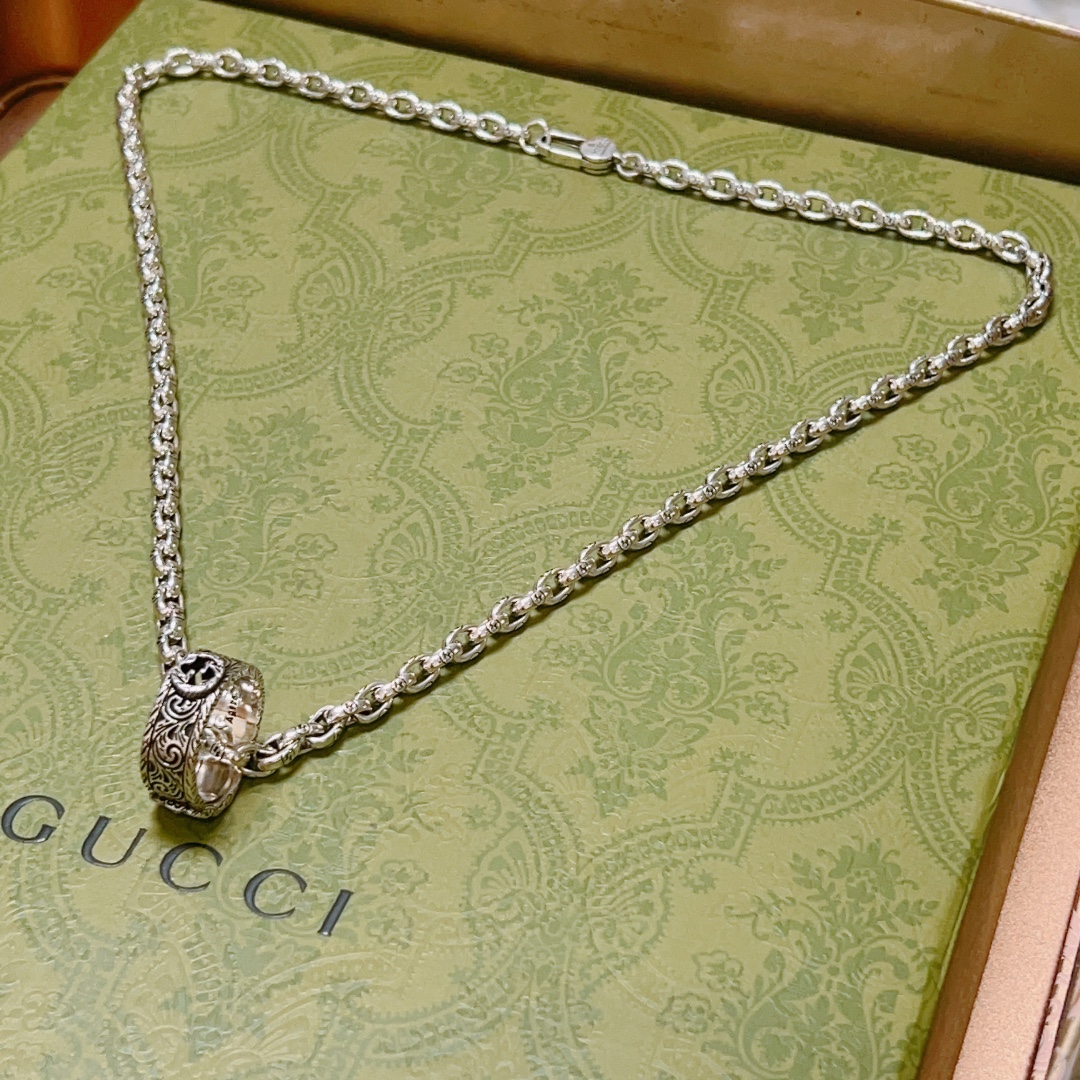 𝐆𝐮𝐜𝐜𝐢 necklace