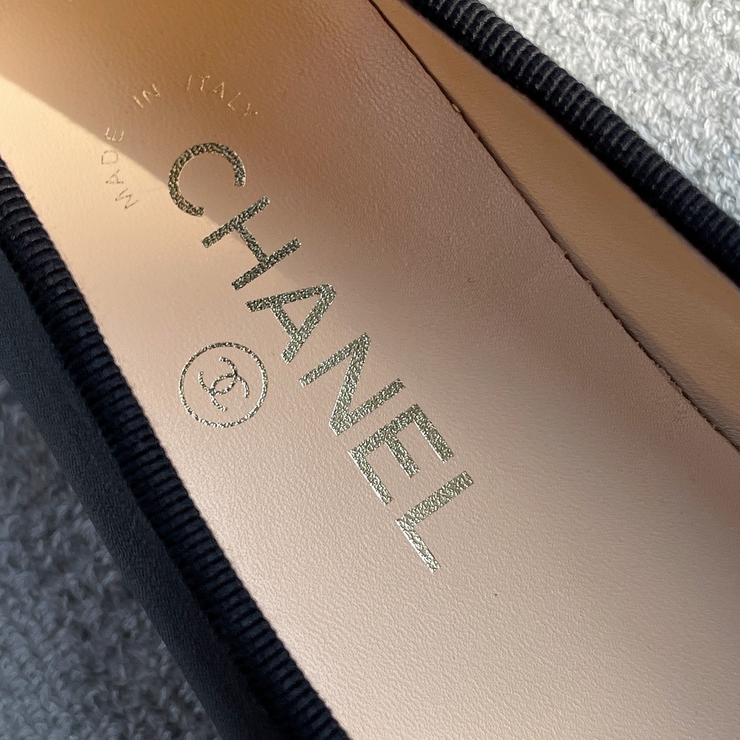 CHANEL classic ballet shoes the version is very positive classic models do not have to worry about the version