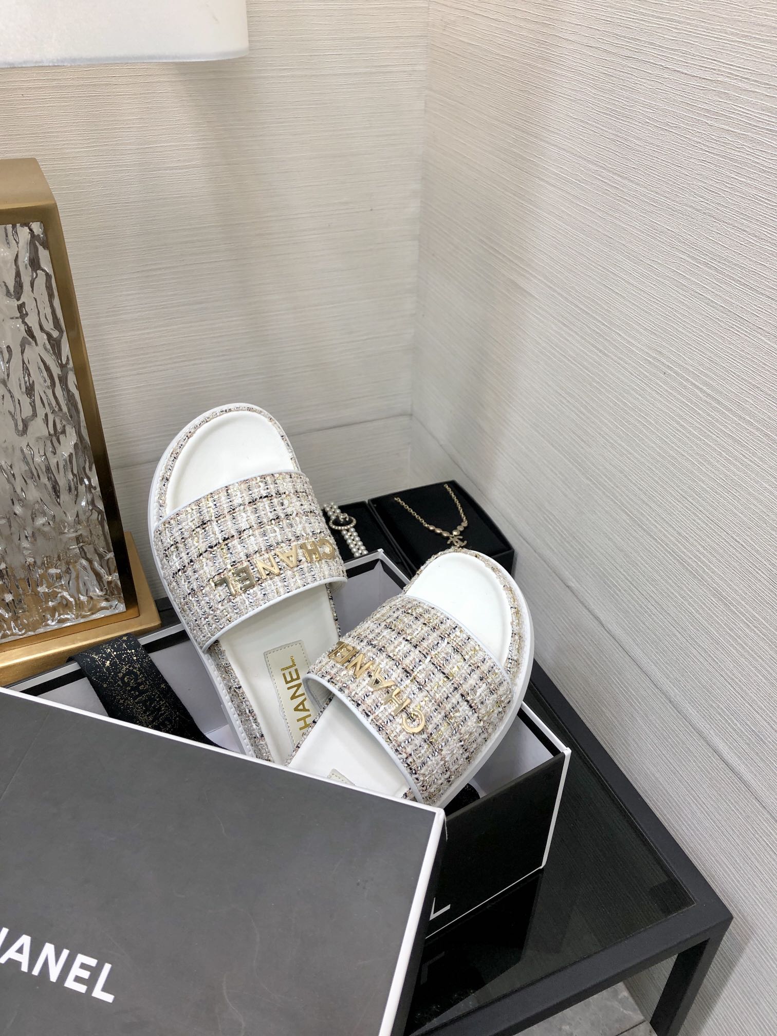 CHANEL 2022 early spring latest honey slippers fashion versatile series imported sheepskin cushioned feet