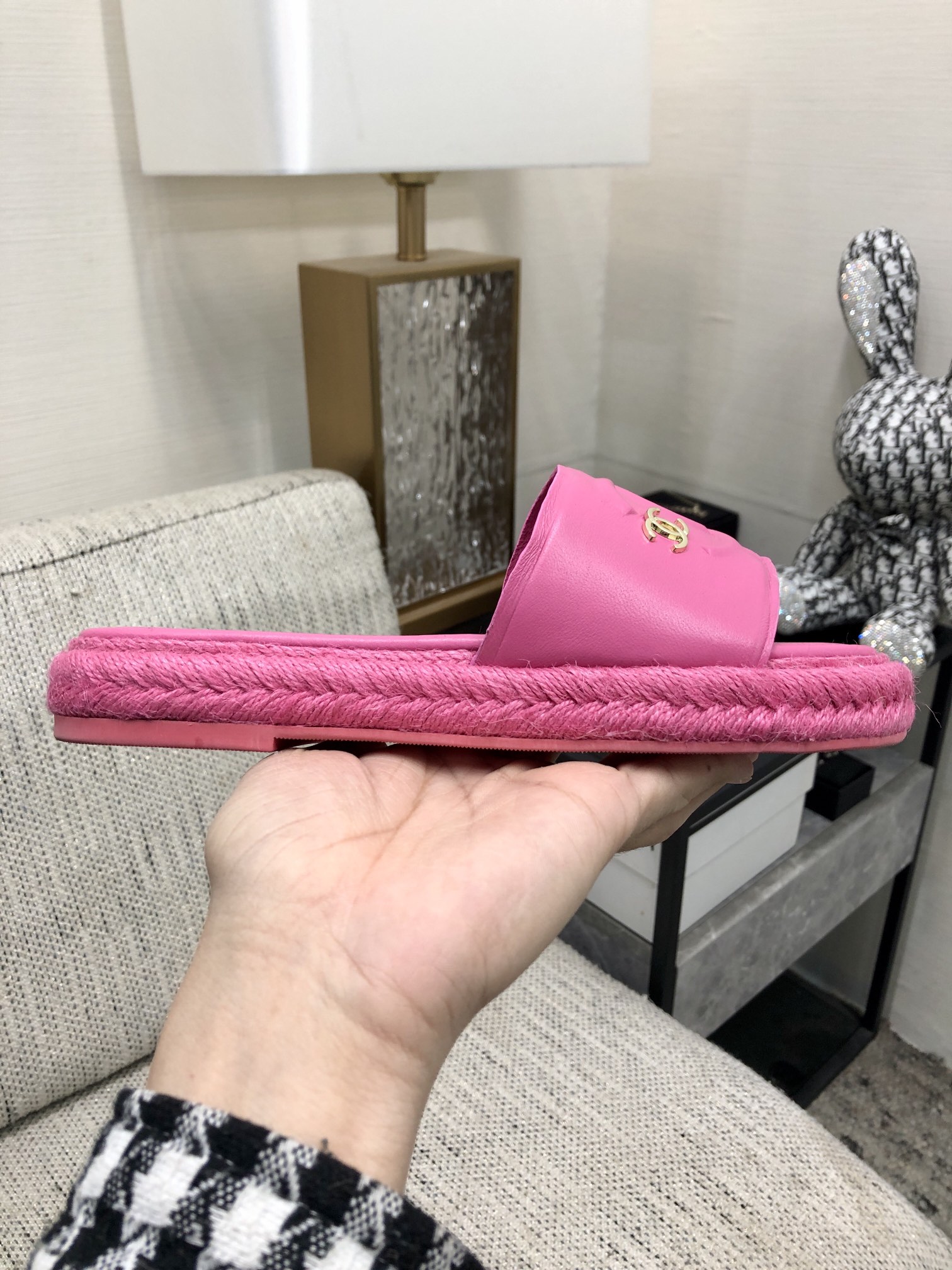 CHANEL 2023 spring and summer latest electric embroidery honey slippers Imported leather outsole