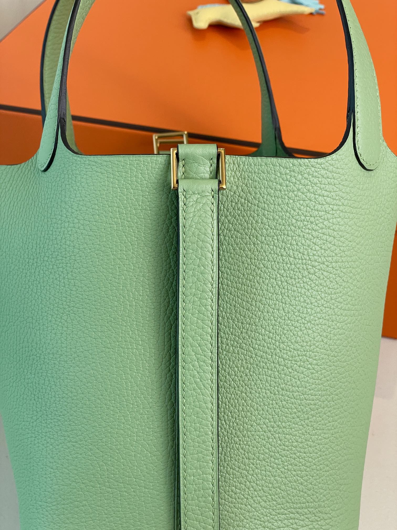 picotin18 avocado green