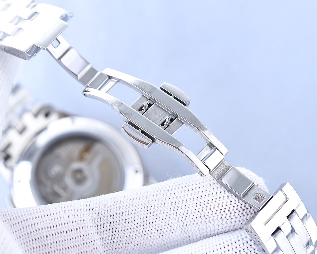 Jaeger-LeCoultre Fine Men's Watches